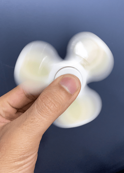 Ejemplo de un giróscopo usando un Fidget Spinner